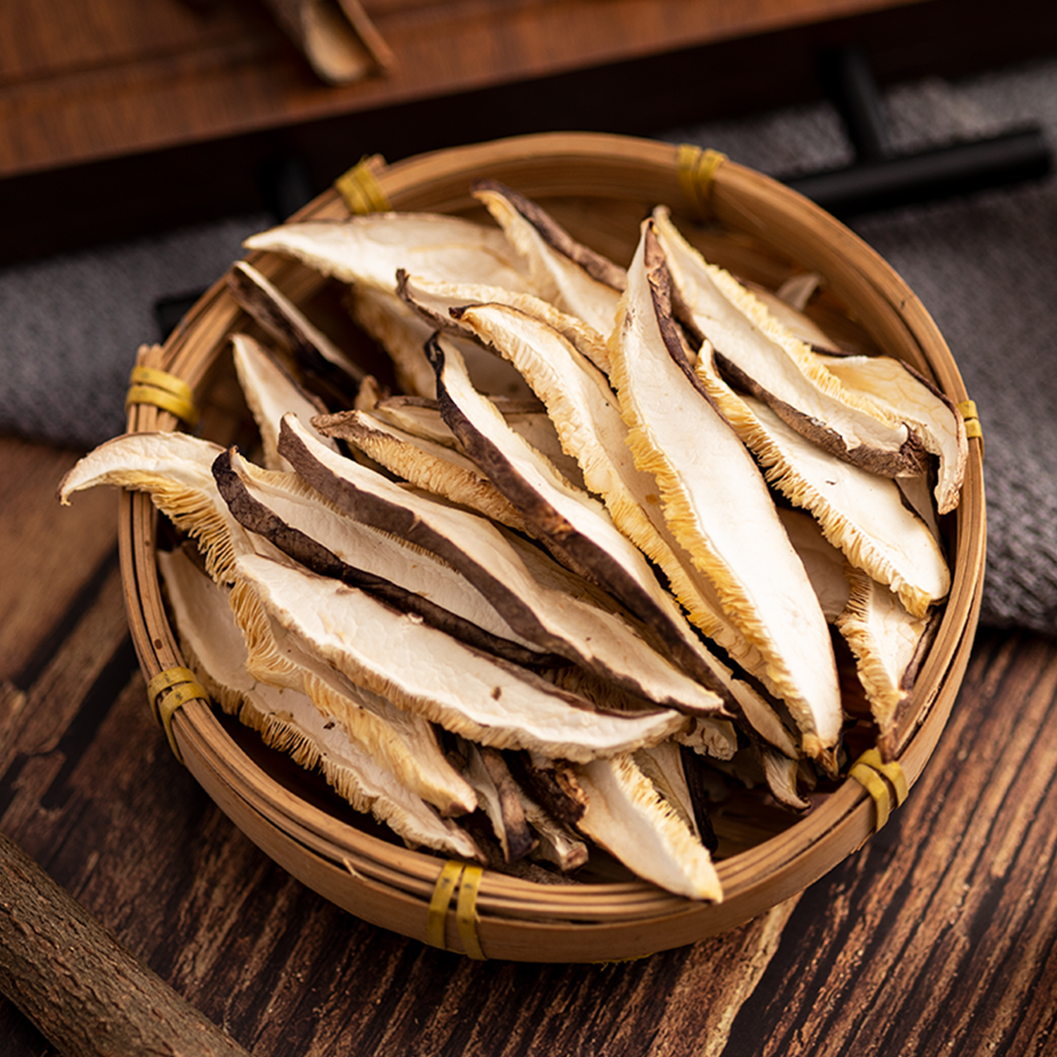 Dried shiitake mushrooms slices-1-1.jpg